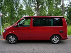Röd Begagnad 2010 VW California Comfortline Van | 310 000 kr