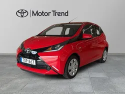 Röd Begagnad 2016 Toyota Aygo X-play Halvkombi | 85 500 kr (Dyr)