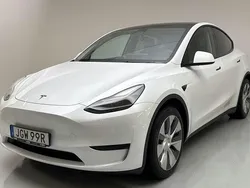 Vit Begagnad 2023 Tesla Model Y SUV | 339 000 kr