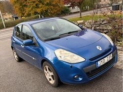 Blå Begagnad 2010 Renault Clio R.S. Halvkombi | 19 900 kr (Marknadspris)