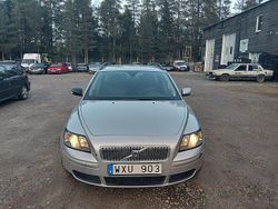 Ljusgrå Begagnad 2005 Volvo V50 Kombi | 32 900 kr (Marknadspris)