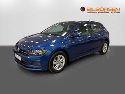 Mörkblå Begagnad 2018 VW Polo Halvkombi | 149 900 kr (Marknadspris)