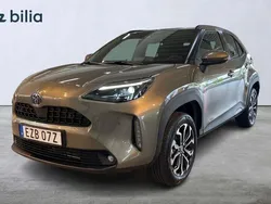 Grön Ny 2025 Toyota Yaris Cross Active SUV | 333 800 kr (Marknadspris)