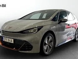 Ljusgrå (vapor grey) Begagnad 2023 Cupra Born Halvkombi | 279 900 kr (Marknadspris)