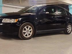 Svart Begagnad 2009 Volvo S40 Kinetic Sedan | 44 900 kr (Marknadspris)