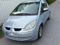 Blå Begagnad 2005 Mitsubishi Colt Halvkombi | 12 000 kr (Superpris)