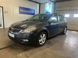 Grå Begagnad 2009 Kia Ceed 4 Halvkombi | 34 900 kr (Marknadspris)