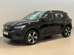 Svart Begagnad 2022 Volvo XC40 Core SUV | 414 500 kr (Superpris)