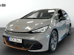 Ljusgrå (vapor grey) Begagnad 2022 Cupra Born Halvkombi | 246 900 kr (Marknadspris)