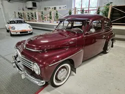 Mörkröd Begagnad 1953 Volvo PV444 Sedan | 600 000 kr