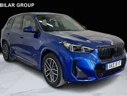 Blå Begagnad 2023 BMW iX1 M Sport SUV | 519 000 kr (Marknadspris)