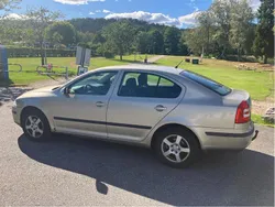 Brun Begagnad 2006 Skoda Octavia Halvkombi | 15 000 kr