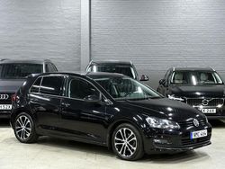 Svart Begagnad 2014 VW Golf VII Halvkombi | 99 900 kr (Marknadspris)