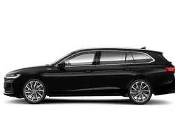 Svart (ebony black metallic) Ny 2025 Skoda Superb LAURIN & KLEMENT Kombi | 540 900 kr (Lite dyr)