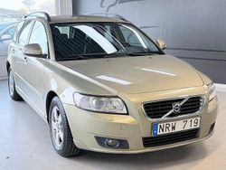 Grön Begagnad 2009 Volvo V50 Momentum Kombi | 54 900 kr (Marknadspris)