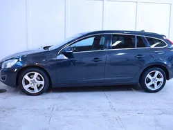 Grå Begagnad 2012 Volvo V60 Momentum Kombi | 109 900 kr