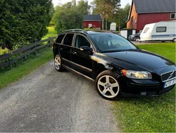 Svart Begagnad 2006 Volvo V50 Kinetic Kombi | 29 500 kr (Marknadspris)