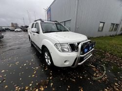Vit Begagnad 2012 Nissan Navara Pickup | 75 000 kr