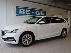 Vit Begagnad 2022 Skoda Octavia Style Kombi | 259 000 kr (Marknadspris)