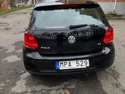 Svart Begagnad 2010 VW Polo Halvkombi | 75 000 kr (Marknadspris)