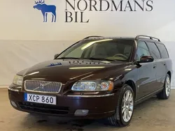 Mörkröd (röd) Begagnad 2006 Volvo V70 Summum Kombi | 39 900 kr (Marknadspris)