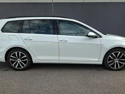Vit Begagnad 2017 VW Golf VII Kombi | 169 000 kr (Marknadspris)