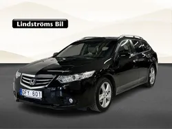 Svart Begagnad 2013 Honda Accord Executive Kombi | 119 000 kr