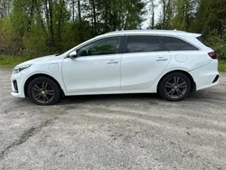 Vit Begagnad 2021 Kia Ceed 3 Kombi | 125 000 kr