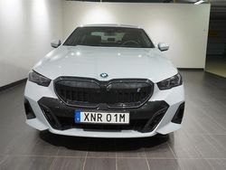 Grå Begagnad 2023 BMW i5 M Sport Sedan | 699 800 kr (Marknadspris)
