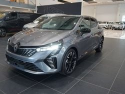 Grå Begagnad 2024 Renault Clio V Techno Halvkombi | 189 800 kr (Marknadspris)