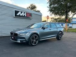 Grå Begagnad 2017 Volvo V90 CC Kombi | 239 900 kr (Marknadspris)