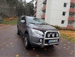 Grå Begagnad 2016 Mitsubishi L200 Pickup | 270 000 kr (Lite dyr)