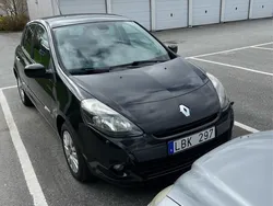 Svart Begagnad 2011 Renault Clio R.S. Halvkombi | 59 000 kr (Lite dyr)