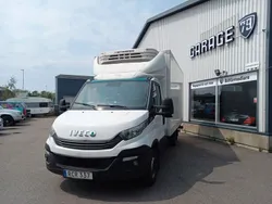 Flerfärgad (vit) Begagnad 2018 Iveco Daily Van | 148 750 kr (Marknadspris)