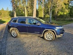 Blå Begagnad 2015 Jeep Cherokee SUV | 130 000 kr (Marknadspris)