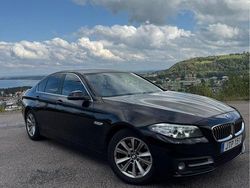 Svart Begagnad 2015 BMW 520 M Sport Sedan | 155 000 kr (Marknadspris)