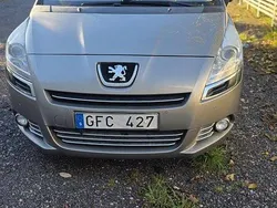 Grå Begagnad 2012 Peugeot 5008 Allure Minibuss | 55 000 kr (Superpris)