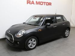 Svart Begagnad 2016 Mini ONE Pepper Halvkombi | 109 800 kr (Marknadspris)