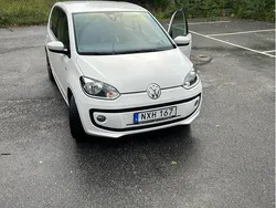 Vit Begagnad 2016 VW up! high up! Halvkombi | 88 000 kr (Marknadspris)