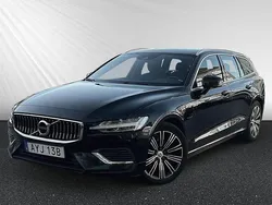 Svart Begagnad 2020 Volvo V60 Inscription Kombi | 279 900 kr (Marknadspris)
