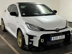 Vit Begagnad 2022 Toyota Yaris Halvkombi | 499 000 kr