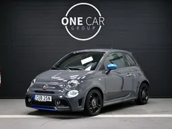 Grå Begagnad 2022 Abarth 595 Halvkombi | 214 900 kr (Marknadspris)