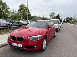 Röd Begagnad 2013 BMW 116 Sport Line Halvkombi | 85 000 kr (Marknadspris)