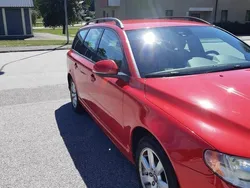 Röd Begagnad 2014 Volvo V70 Kinetic Kombi | 89 000 kr (Marknadspris)