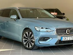 Grå Begagnad 2022 Volvo V60 Core Kombi | 339 900 kr (Marknadspris)