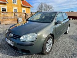 Grön Begagnad 2005 VW Golf IV Halvkombi | 17 900 kr (Superpris)