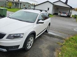 Vit Begagnad 2016 Skoda Octavia Scout Kombi | 92 000 kr (Superpris)