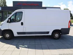 Vit svart Begagnad 2016 Citroën Jumper Minibuss | 109 900 kr (Bra pris)