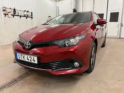 Röd Begagnad 2018 Toyota Auris Touring Sports Touch Kombi | 159 000 kr (Dyr)