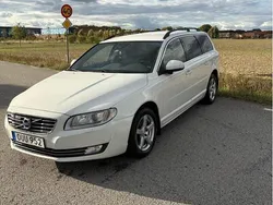 Vit Begagnad 2016 Volvo V70 Momentum Kombi | 75 000 kr (Dyr)